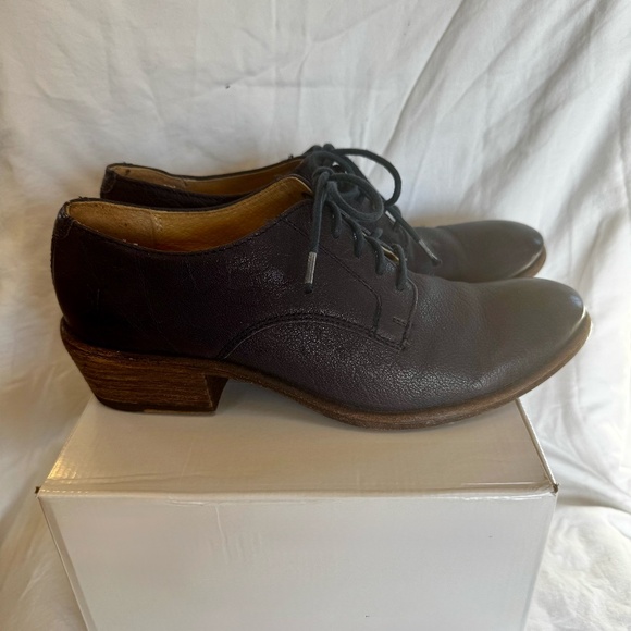 Frye Pre-Loved Carson Oxford Women's Shoes Navy Blue - Picture 5 of 17
